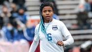 Which returning girls soccer players lead the state in career goals?