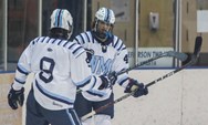 Ice Hockey: 3 Stars and stat leaders from Saturday, Dec. 10