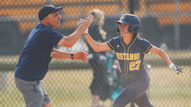 Softball: Group semifinal results, recaps, photos and links for Tuesday, June 6